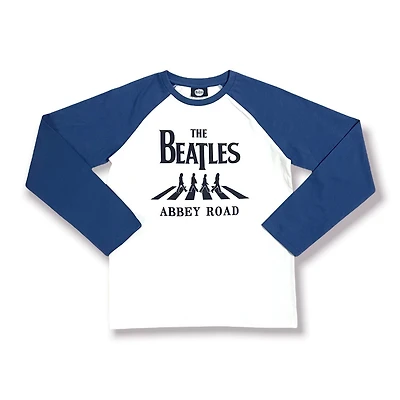 The Beatles T-shirt raglan pour garçon. Ce t-shirt raglan à manches longues pour garçon a un col ras du cou et peut être porté avec son jean préféré et