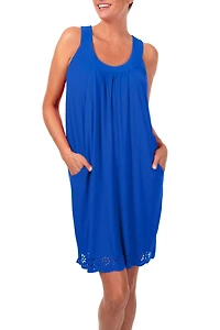 Ibiza Robe sans manches avec poches sur les côtés, details de coupe lazer à l'ourlet. Peut être portée comme cache maillot ou élégante robe d'été