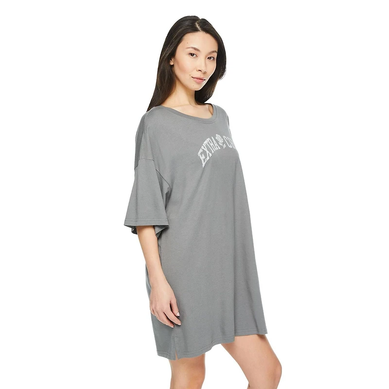 T-shirt de nuit No Boundaries pour femmes Tailles TP–TTG
