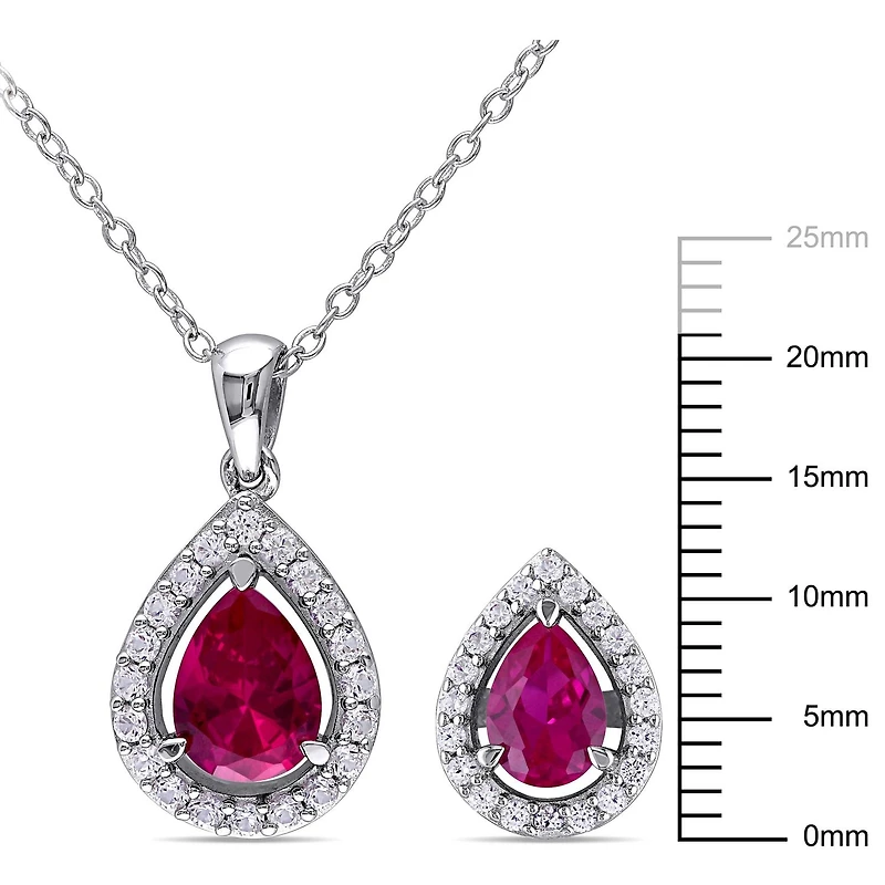 Ensemble de pendentif et de boucles d'oreille auréoles Tangelo de forme goute avec saphirs blancs et rubis synthétiques 4,88 CT PBT en argent sterling, 18 po
