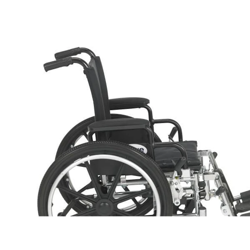 Drive Fauteuil roulant Viper avec accoudoirs rabattables amovibles, accoudoirs de bureau, repose-jambes relevables, siège de 35,56 cm