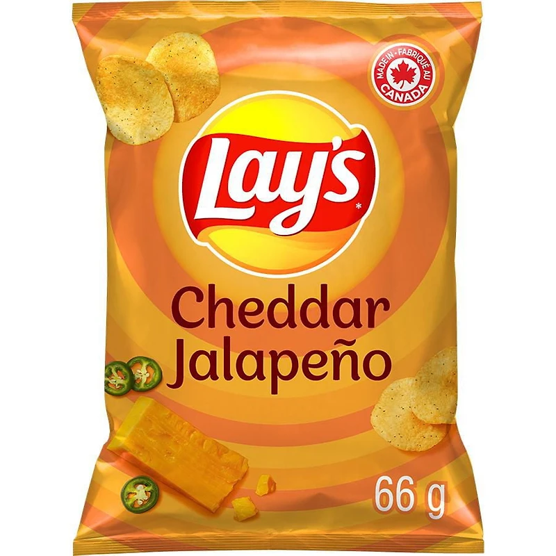 Lay’s Cheddar Jalapeño flavoured potato chips, 66g