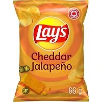 Lay’s Cheddar Jalapeño flavoured potato chips, 66g