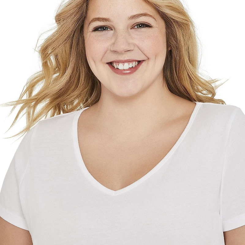 T-shirt à manches courtes avec encolure en V George Plus pour femmes