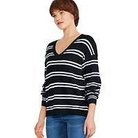 George Women's V-Neckline Sweater