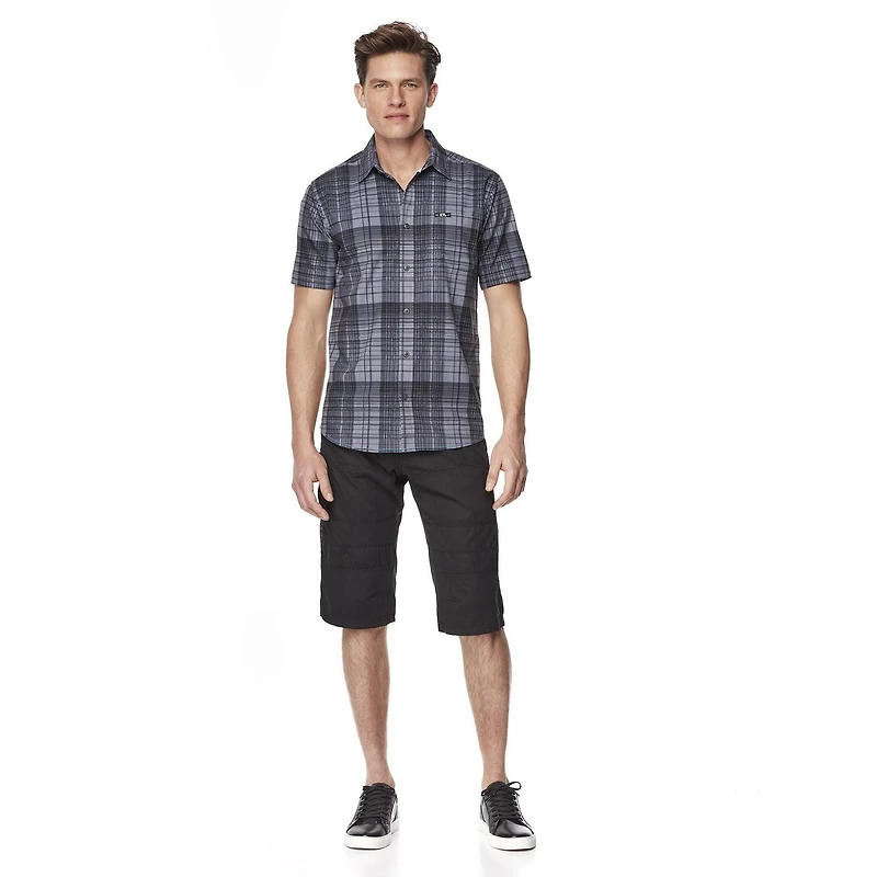 Dark Black Men's Solid Cargo Shorts With Two-Toned Belt