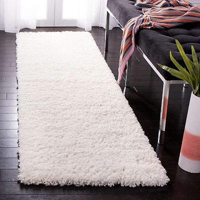 SAFAVIEH Fontana Jamie Solid Plush Shag Area Rug