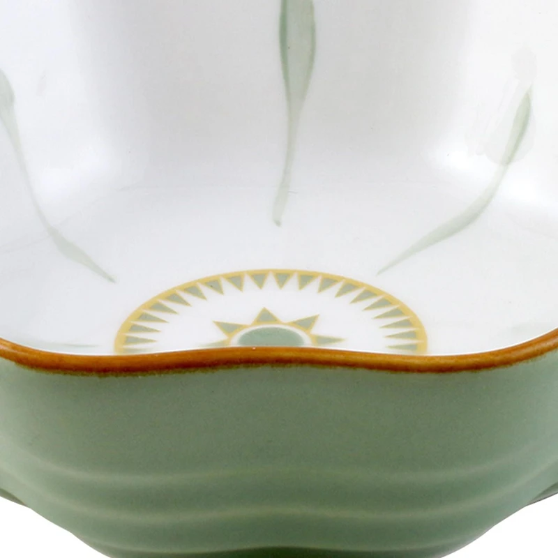 4.4 en soucoupe Soucoupe en porcelaine