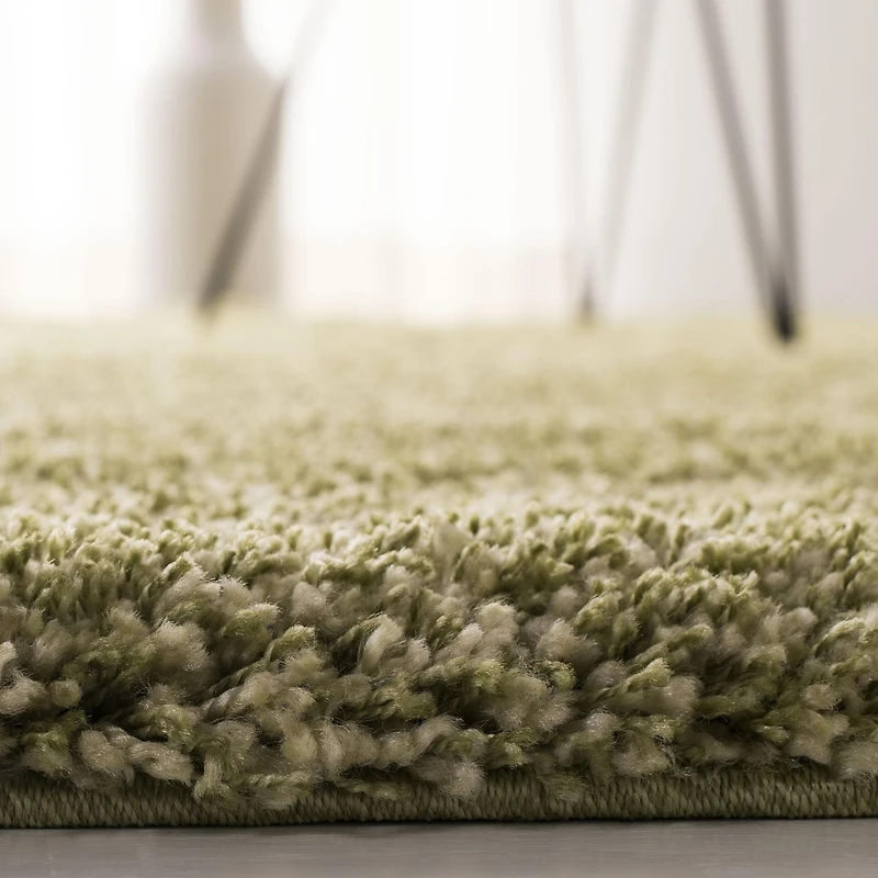 Safavieh California Solid Plush Shag Area Rug