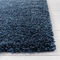 Safavieh August Sophia Solid Plush Shag Area Rug