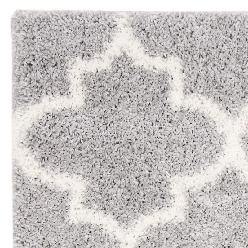 Safavieh Fontana Hilda Geometric Plush Shag Area Rug