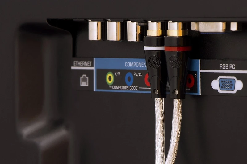 Câble adaptateur audio en Y de marque GE, quatre pieds, Pro Series, 35860 Câble adaptateur audio en Y
