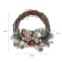 Couronne De Pin Avec Nœuds Et Boules En Rotin