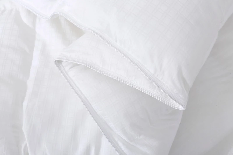 Couette en Microfibre haut de gamme toutes saisons