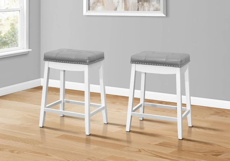 Monarch Specialties Tabouret De Bar, Lot De 2, Hauteur Du Comptoir, Siège De Selle, Cuisine, Bois, Pu D'aspect Cuir, Blanc, Gris, Transitionnel