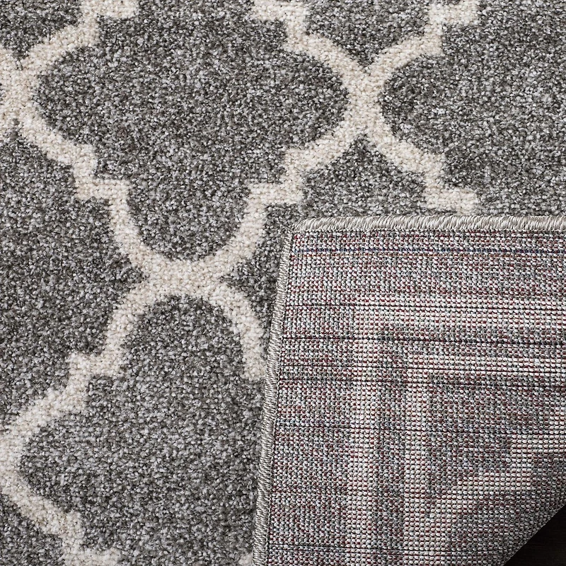 SAFAVIEH Amherst Trina Geometric Area Rug