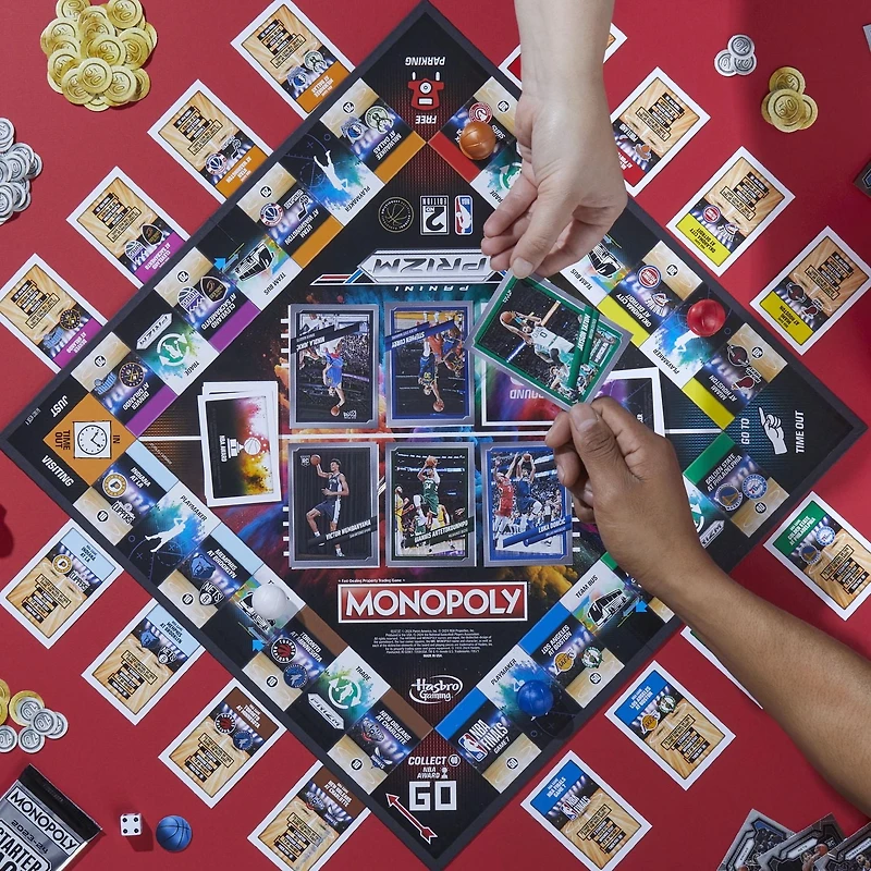 Monopoly Prizm : 2e édition NBA, jeu de plateau Monopoly avec cartes de collection Panini 2023-24 de la NBA