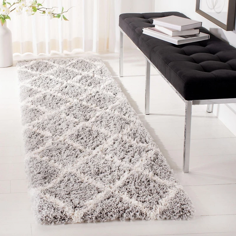 Safavieh Fontana Venice Geometric Plush Shag Area Rug