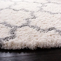 Safavieh Fontana Hilda Geometric Plush Shag Area Rug