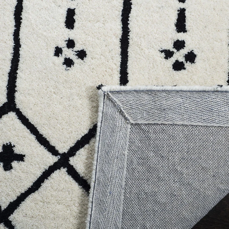 Safavieh Himalaya Darin Geometric Area Rug