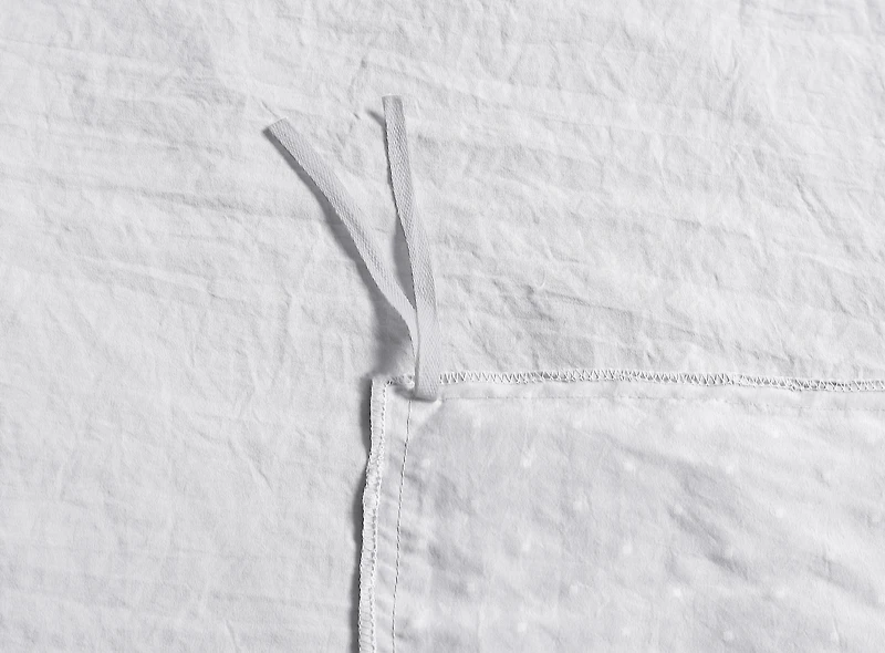 Swift Home Dot Clip Textured Duvet Cover Set, Soft All Season Bedding with Zipper Closure, Twin, White