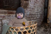 Lot de 2 sucettes Lullaby Planet | Adorable design rond en latex | Design fonctionnel à la mode et confortable | Brise Corail Rose & Lavande | 6-18 mois