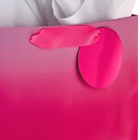 Paquet de 3 grands sacs-cadeaux de 13 po et de papier de soie Hallmark (Dégradé multicolore) – Pour les fêtes, l'Halloween, les showers de bébé, les fêtes prénuptiales