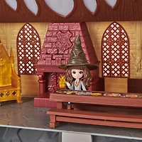 Wizarding World, Magical Minis, Château de Hogwarts avec 12 accessoires, effets lumineux et sonores et poupée Hermione exclusive, jouets pour les enfants à partir de 5 ans
