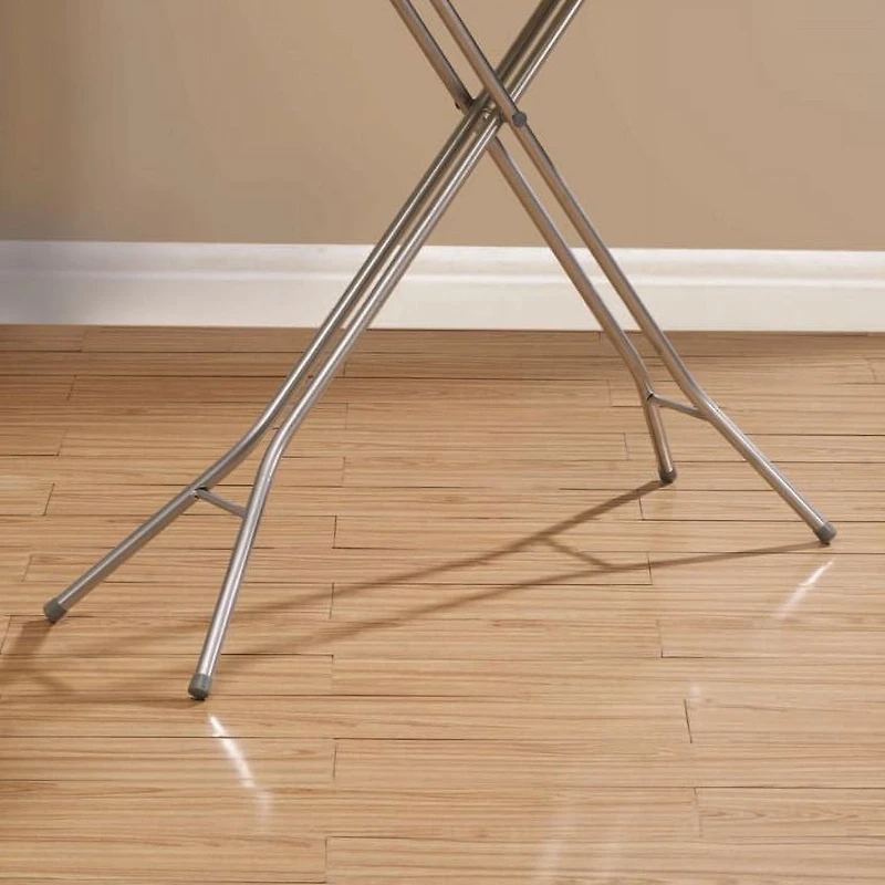 Mainstays Planche à repasser à 4 pieds avec repose-fer, structure réglable et pliable, dessus en maille avec housse en tissu pour fer, repose-fer supplémentaire, 4 pieds pour une base stable, rangemen Dimensions du produit assemblé : L54 x P14 x H36,4 pouces/137,1 x 35,5 x 92,4 cm