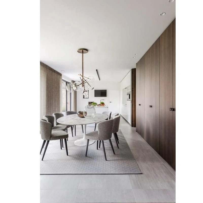 Table de salle à manger ovale élégante Bria avec plateau en marbre et base en aluminium blanc