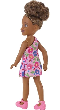 Barbie Poupée Chelsea, brunette, robe à imprimé floral, 3+ ans