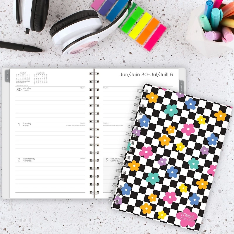 Agenda scolaire hebdomadaire Mead® Fun Floral Checker 2025-2026, petit format