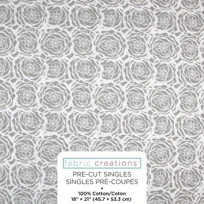 Tissu pré-coupé Fat Quarter de Fabric Creations à motif de roses gris - 18" x 21" / 45cm x 53cm 18" x 21" / 45cm x 53cm