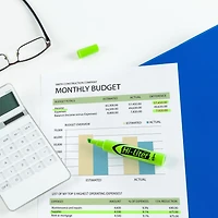 Avery® HI-LITER® Surligneur modèle bureau, Vert fluorescent, Pointe biseautée