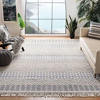 SAFAVIEH Natura Cordelia Southwestern Fringe Wool Area Rug