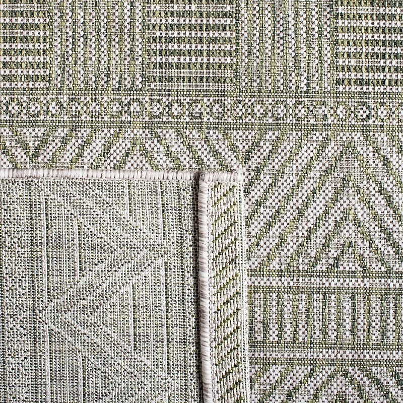 SAFAVIEH Courtyard Altan Chevron Indoor/Outdoor Area Rug