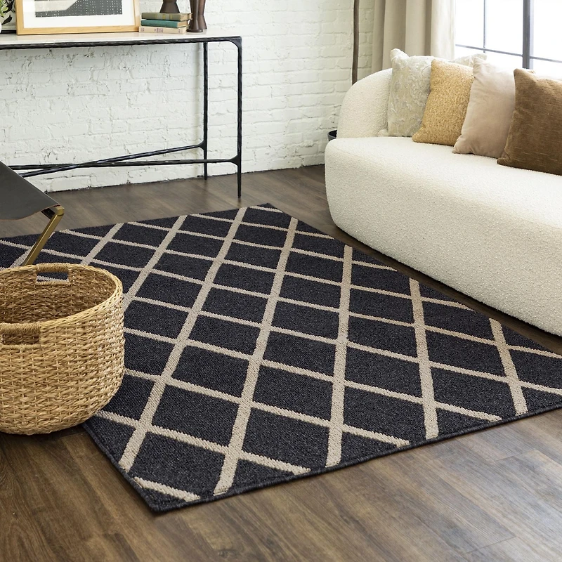 Mohawk Home Lewis Diamond Near Black/Tan Tufted Polyester Area Rug