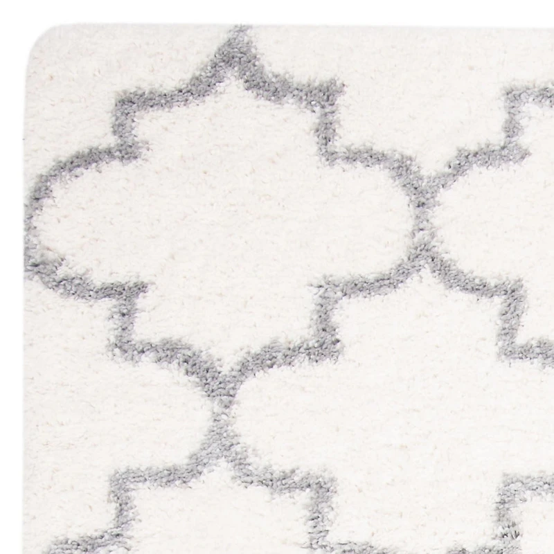 Safavieh Fontana Hilda Geometric Plush Shag Area Rug