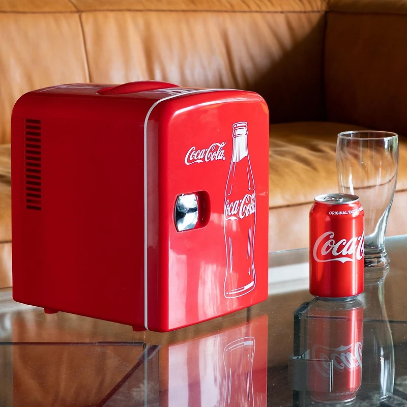 Coca-Cola Classic Mini réfrigérateur 4 L, glacière portable 6 canettes pour voyage, maison, bureau - Rouge
