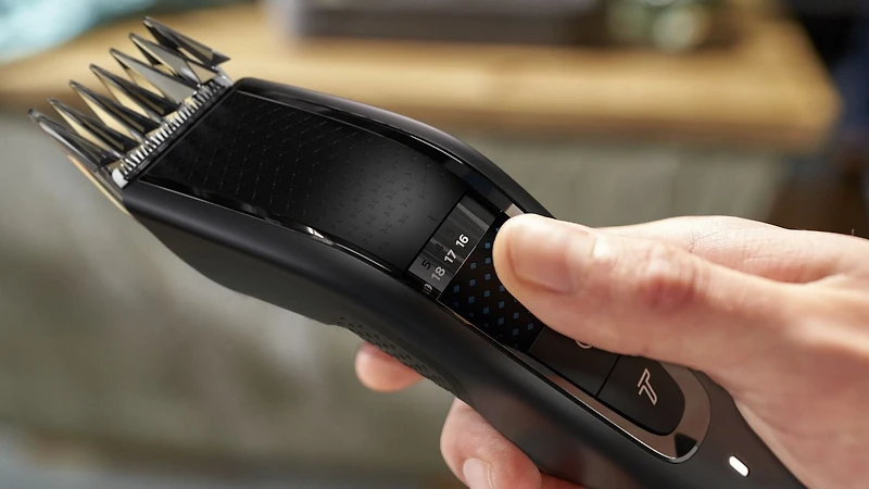 Philips Tondeuse à Cheveux Series 7000 avec Technologie Dual Cut & Trim-n-Flow PRO, Lavable, HC7650