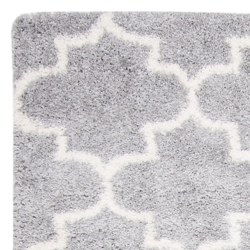 Safavieh Fontana Hilda Geometric Plush Shag Area Rug