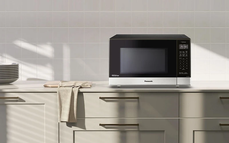Four à micro-ondes Genius®, NN-ST676SC Panasonic, inox