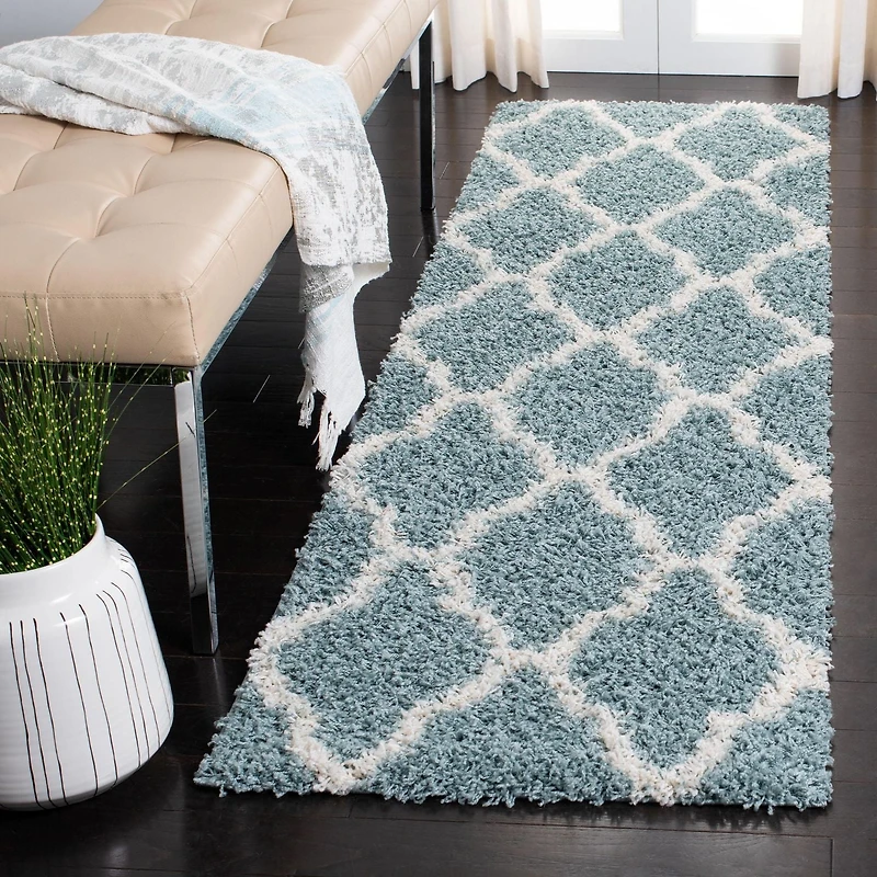 Safavieh Dallas Logan Geometric Shag Area Rug