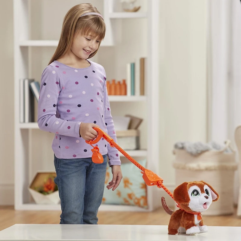 furReal Grands pas Poopalots, animal interactif, système de laisse à connexions