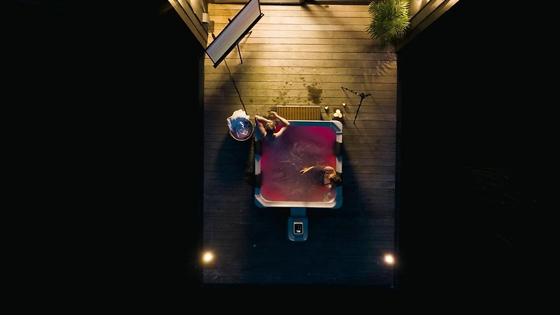 MSPA, FRAME SERIES, OSLO, Square Hot Tub & Spa, UVC, Ozone, 8 Hydromassage Jets, 140 Air Bubble System, WI-FI & App Enabled, LED Lighting - 6 Persons.