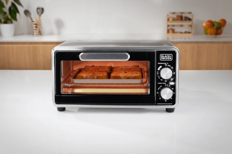 Black & Decker Crisp 'n Bake Air Fry 1150 W 4-Slice  Toaster Oven Stainless Steel BD FRICUIR GP FR 4TR