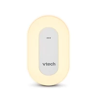 Le haut-parleur Bluetooth dispositif d’apprentissage du sommeil V-Hush Plug de VTech comprend un programme professionnel d'apprentissage du sommeil, une veilleuse colorée à une touche, des histoires p