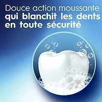 Rince-bouche blanchissant Crest3DWhite Fraîcheur, prévient les taches de surface, tue des millions de germes responsables de la mauvaise haleine, sans alcool, saveur Menthe arctique, 946mL (32ozliq.) 946ML