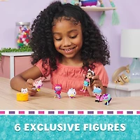 Gabby's Dollhouse, Coffret de figurines édition voyage avec une poupée Gabby, 5 figurines chat, jouets surprise et accessoires pour la maison magique, jouets pour filles et garçons à partir de 3 ans