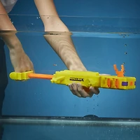 Nerf Super Soaker Minecraft, blaster à eau Axolotl, design du mob Axolotl dans Minecraft, jeu d'eau extérieur pour enfants